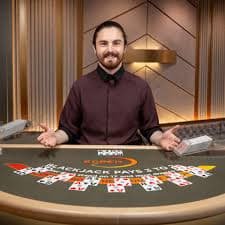 Halaman detail turnamen menampilkan entry fee dan struktur hadiah